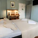 Paeva Hotell 2*