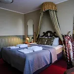 Paeeva Hotel